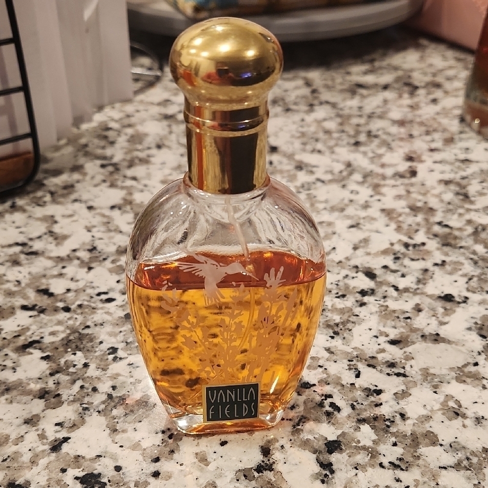 Vanlla Fields Women's Fragrance with Gold Cap